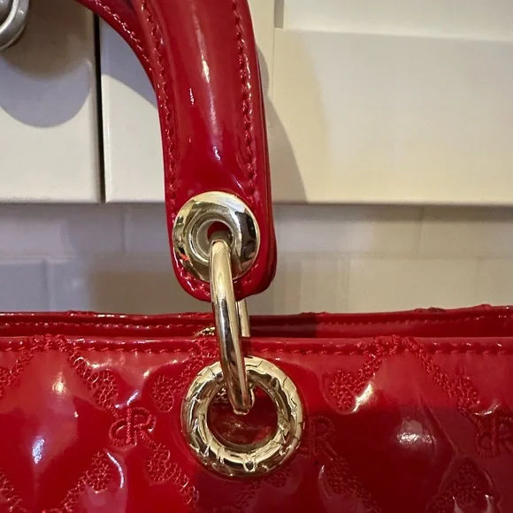 Rioni THE ZOEY TOTE Red Patent Leather Handbag LU-2233M/R - Picture 4 of 15